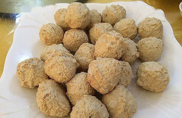 潮汕手工鱼丸的制作方法过程_手工美食潮汕鱼丸图片_潮汕美食手工鱼丸