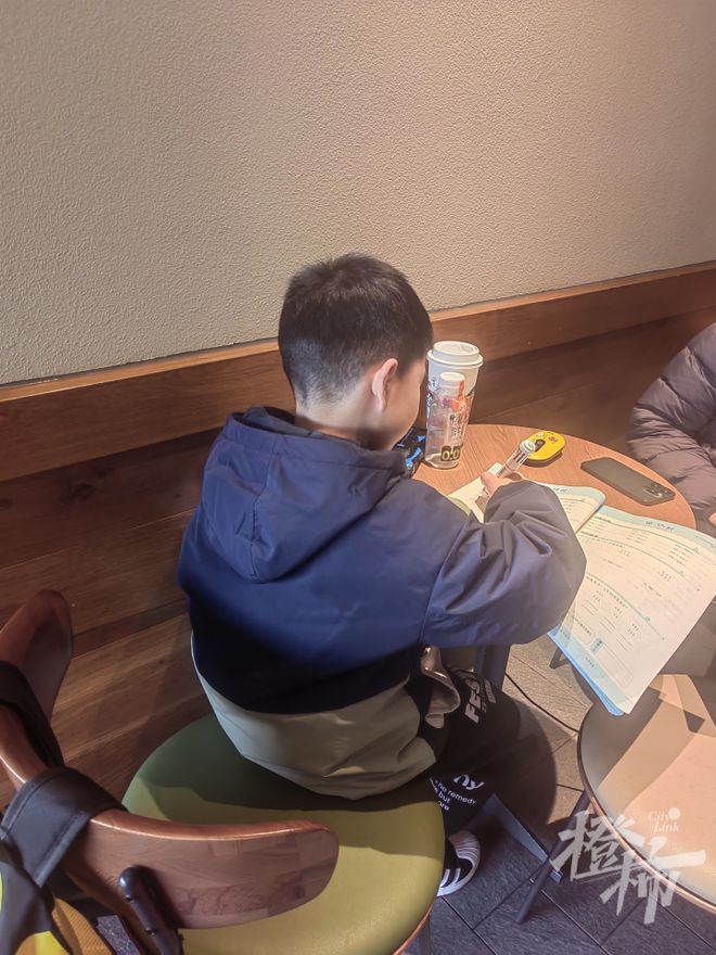 图书馆有卖咖啡的吗_图书馆咖啡_咖啡馆和图书馆