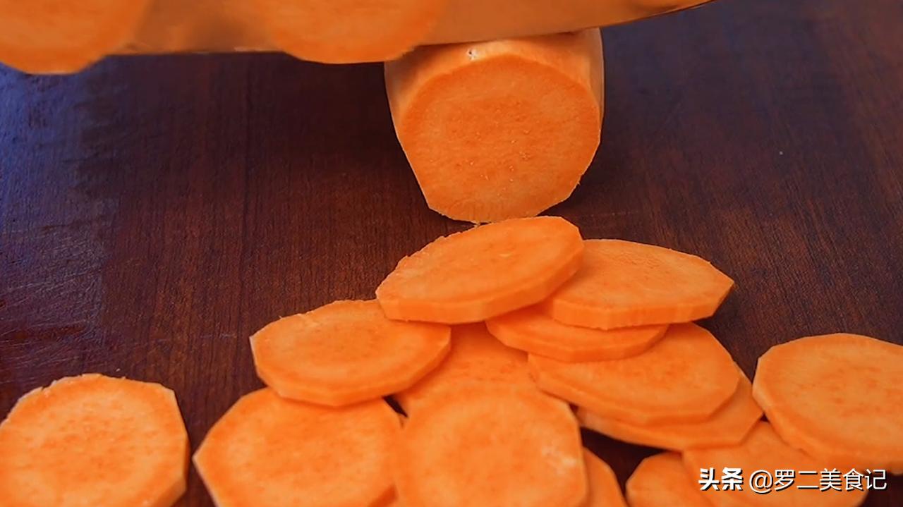 油炸空心饼的做法_炸空心点心_空心糕怎么炸