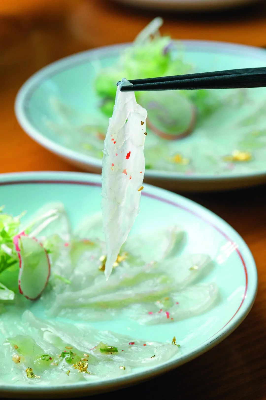 带鱼缸的西餐_鱼缸可以放在餐厅西面吗_带鱼缸的餐桌