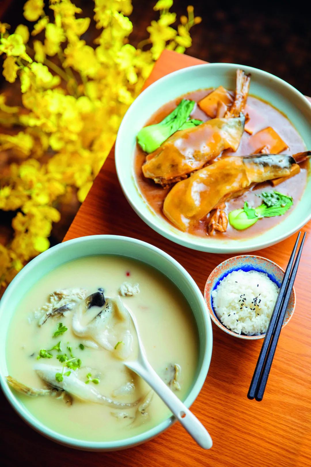 带鱼缸的餐桌_鱼缸可以放在餐厅西面吗_带鱼缸的西餐