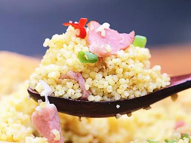 带鱼缸的餐桌_带鱼缸的西餐_鱼缸可以放在餐厅西面吗