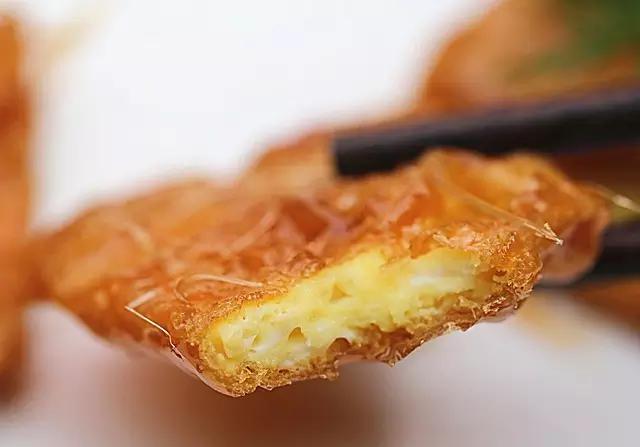 带鱼缸的餐桌_带鱼缸的西餐_鱼缸可以放在餐厅西面吗