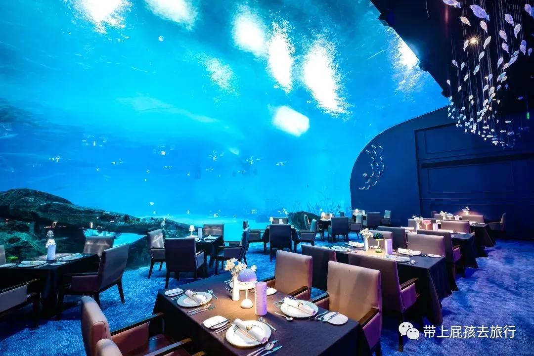 餐饮鱼缸_鱼缸放在餐厅西墙边好吗_带鱼缸的西餐