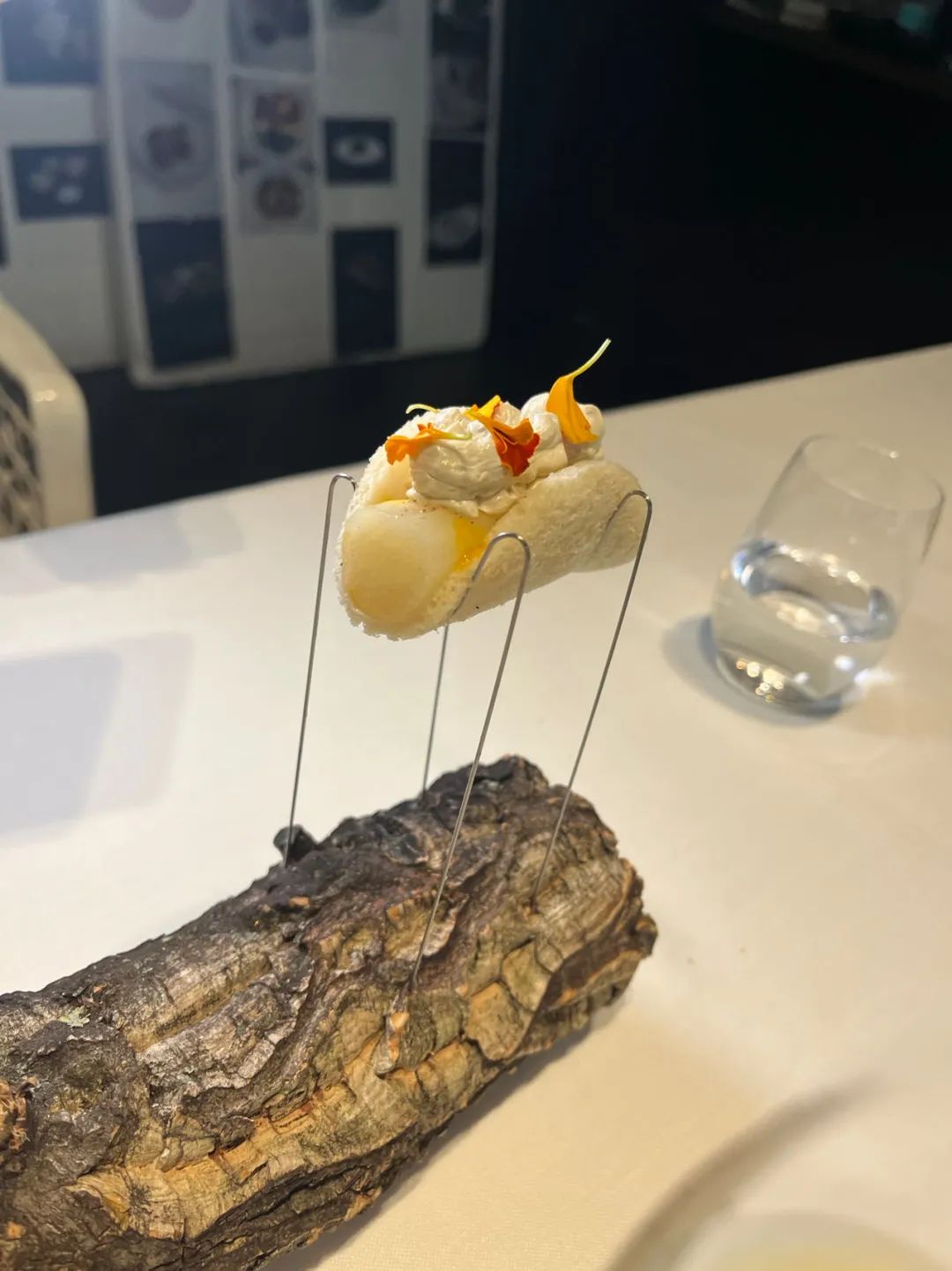 餐厅鱼缸_带鱼缸的西餐_餐饮鱼缸