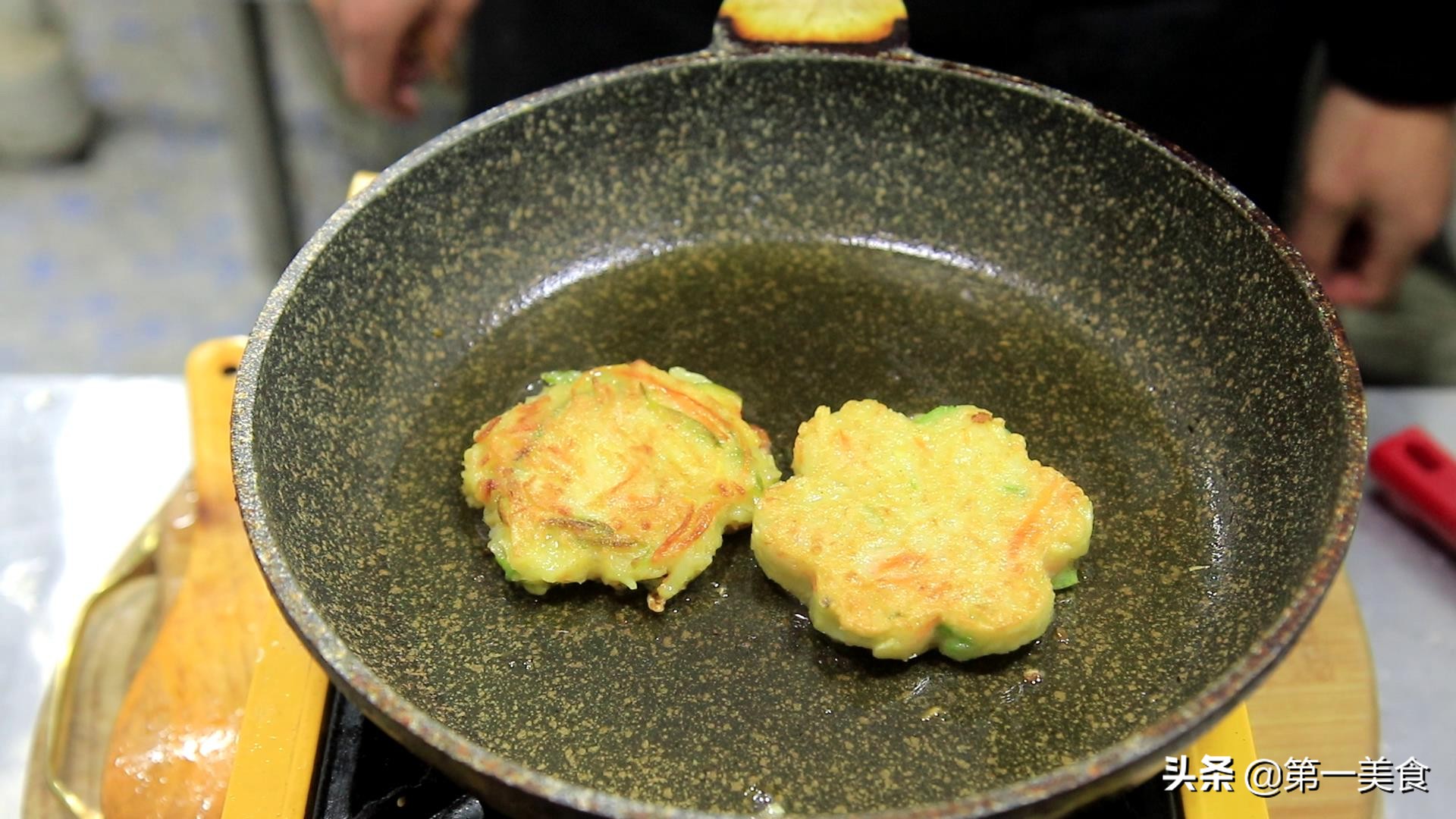 煎西餐土豆_煎土豆西餐_西餐配菜煎土豆