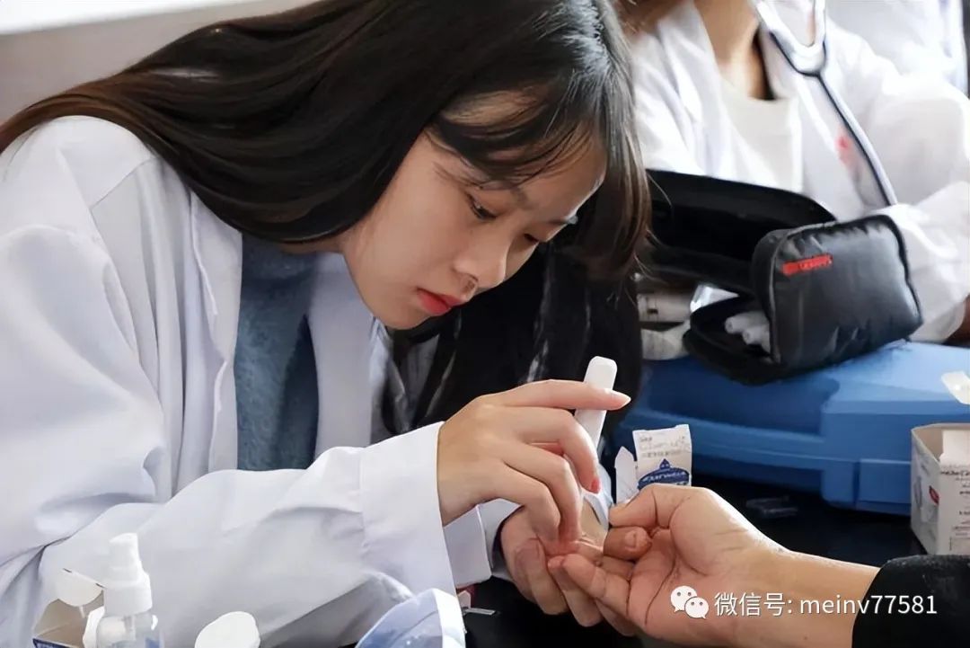 正常血糖高有什么症状_血糖高的正常生活方式_血糖正常方式高生活会怎么样