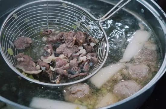 潮汕美食咸粽子_潮汕粽子甜咸_潮汕粽子的配料