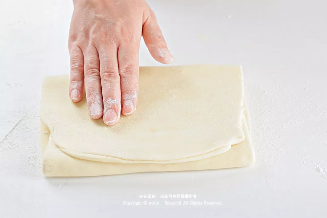 面做的小圆球点心_圆形点心_球形点心