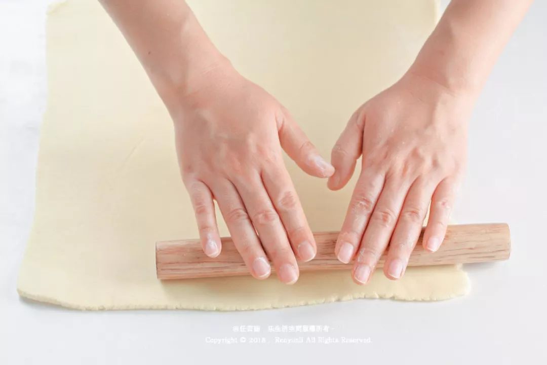 面做的小圆球点心_圆形点心_球形点心