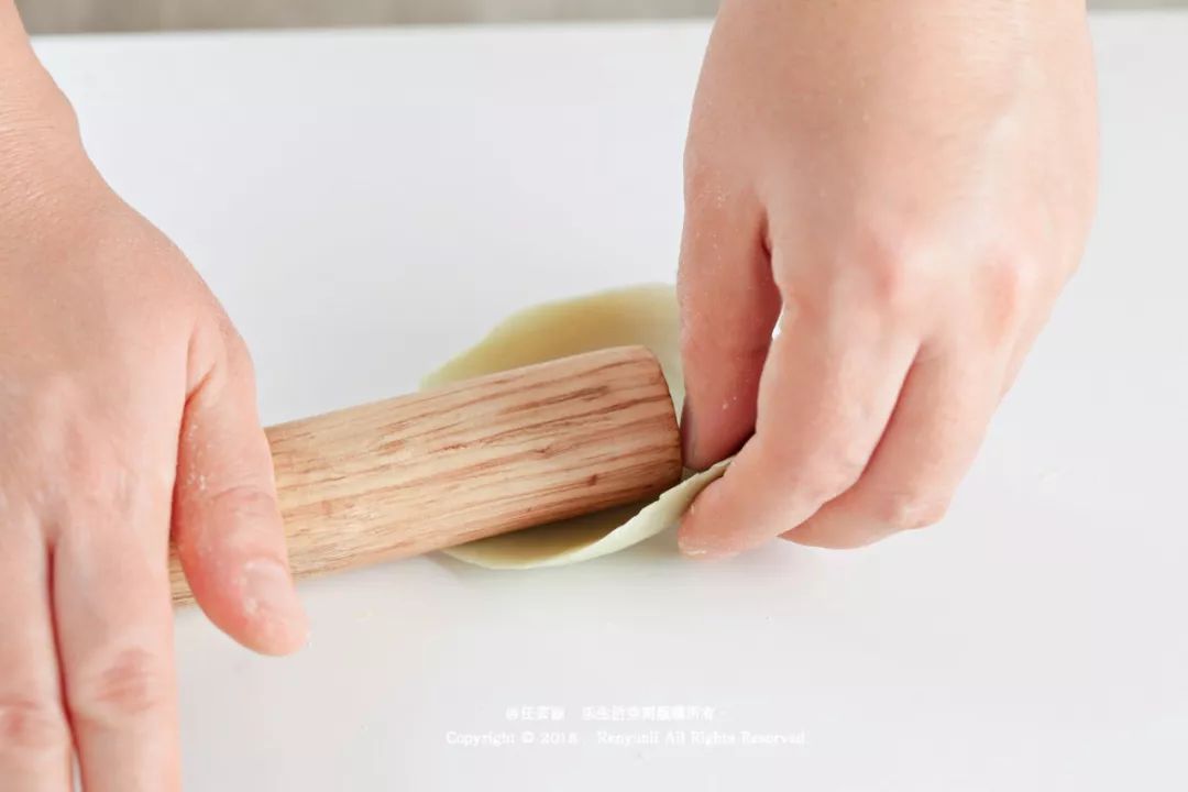 圆形点心_球形点心_面做的小圆球点心