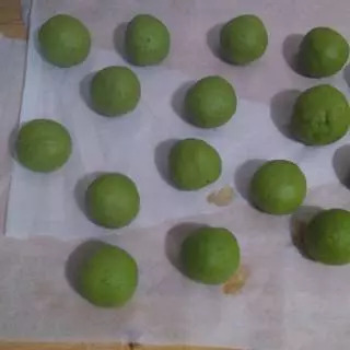 面做的小圆球点心_面食点心糖球的做法_圆球形甜点