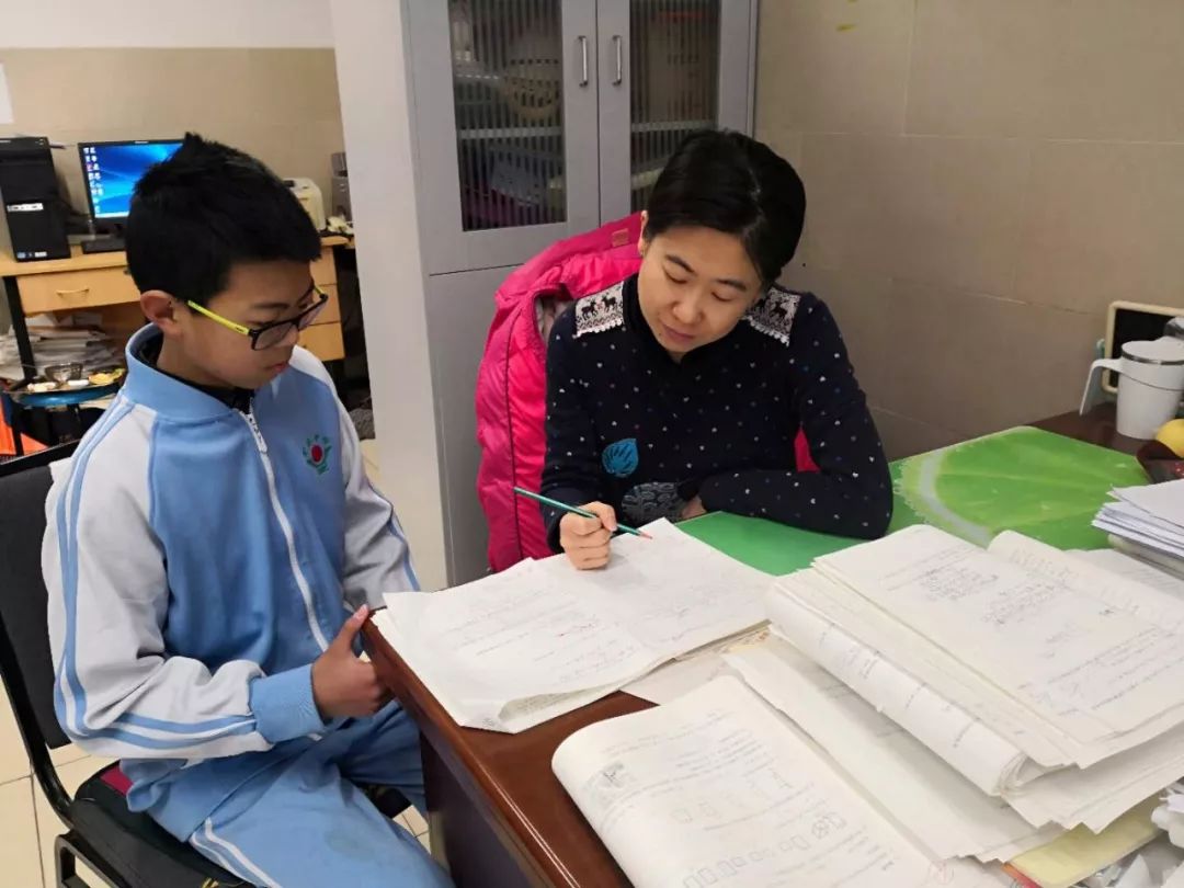 吕老师语文老师_上了成熟丰腴的语文老师向老师_语文吕老师家庭日常