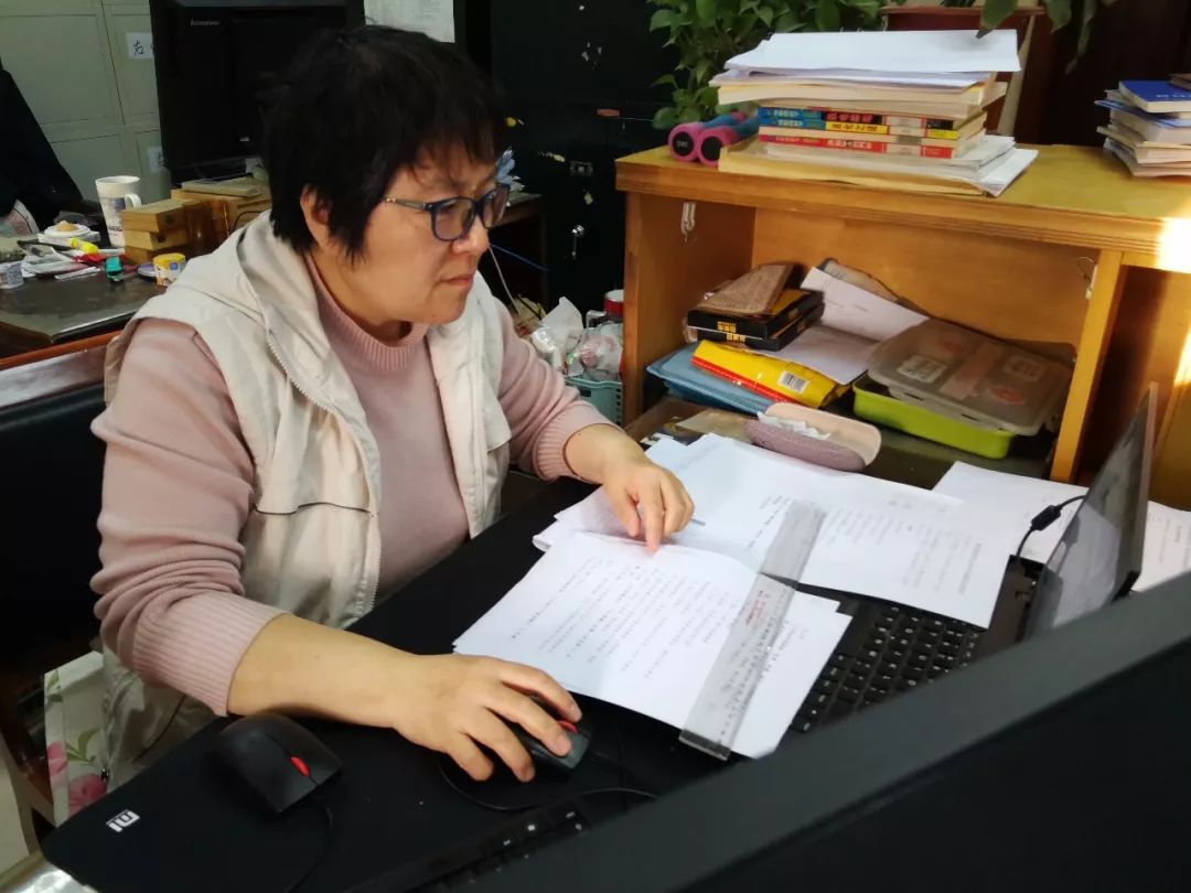 语文吕老师家庭日常_吕老师语文老师_上了成熟丰腴的语文老师向老师