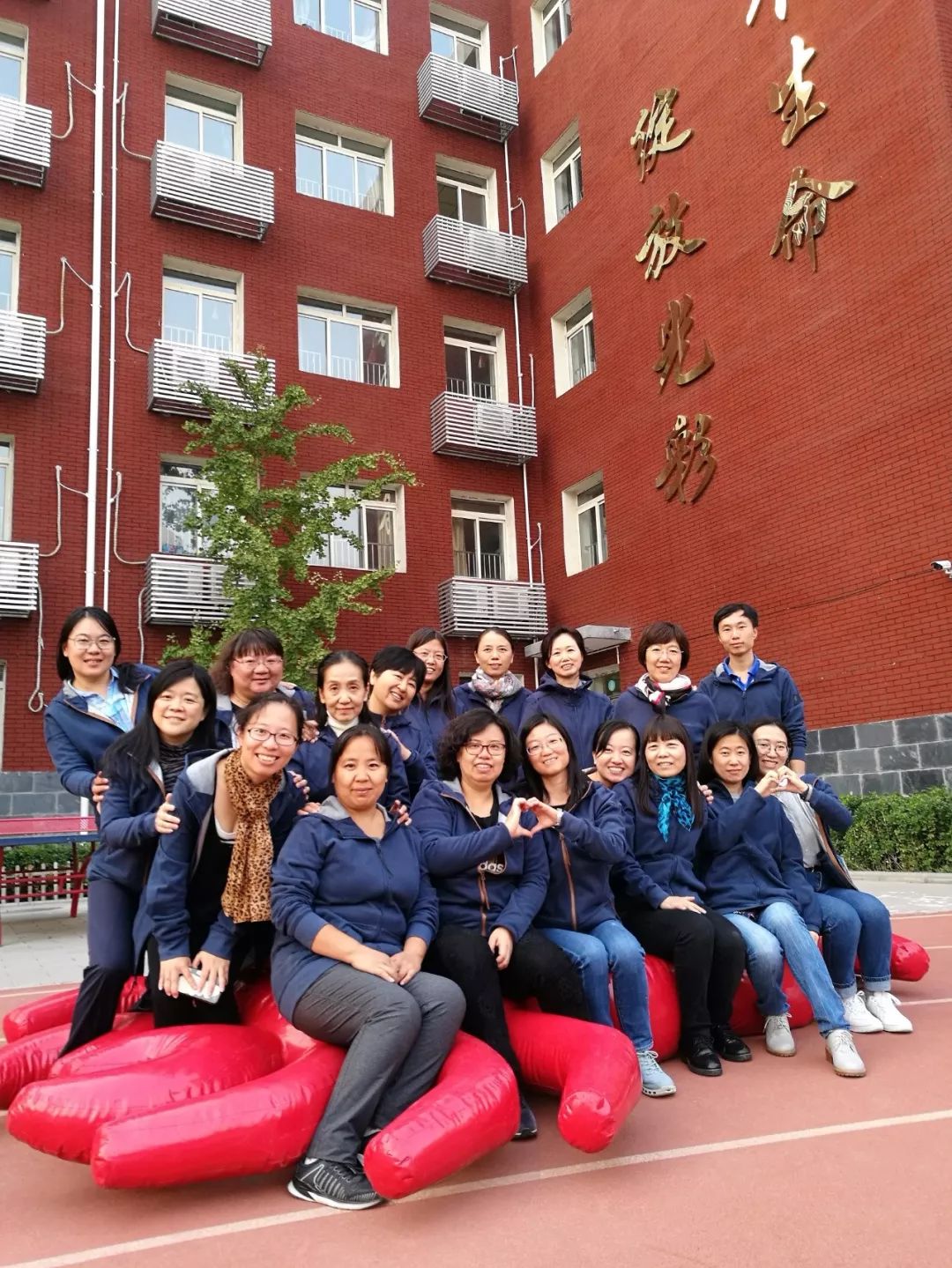 语文吕老师家庭日常_上了成熟丰腴的语文老师向老师_吕老师语文老师