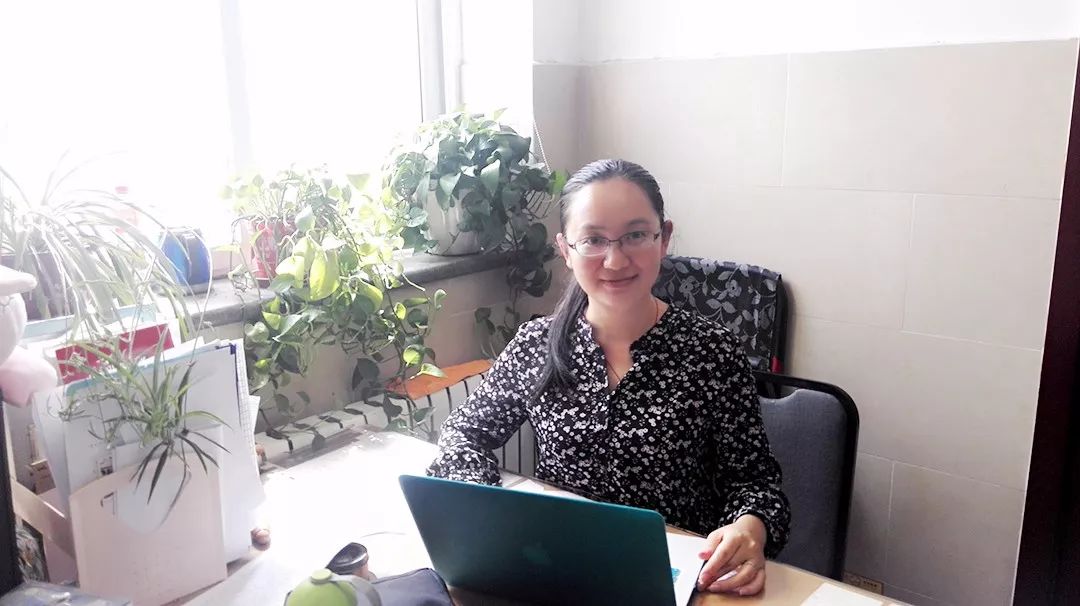 上了成熟丰腴的语文老师向老师_语文吕老师家庭日常_吕老师语文老师