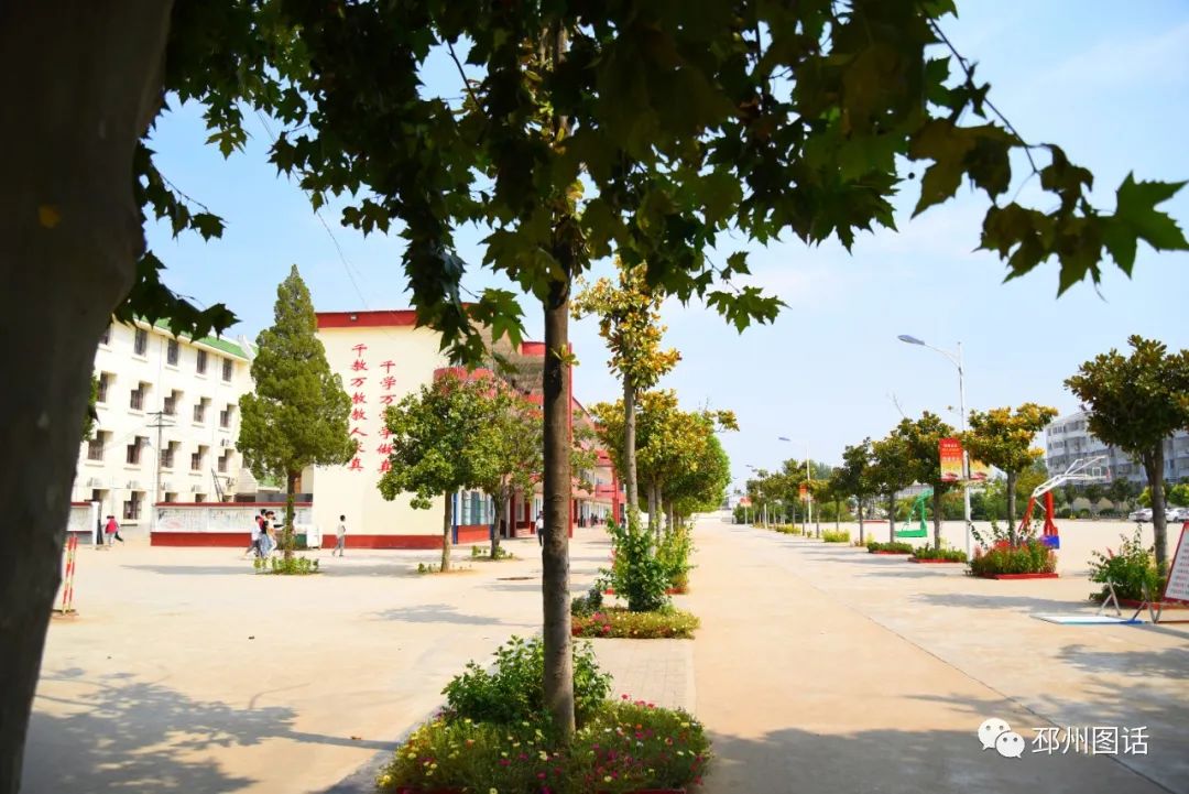语文吕老师家庭日常_吕研熙的家庭_老师宿舍里玩语文老师
