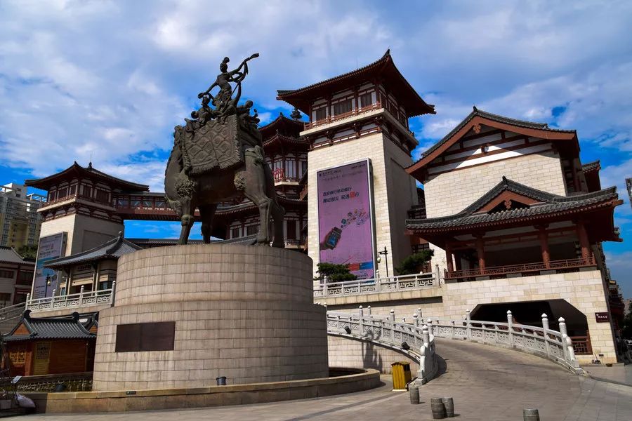 锦江国际广场美食街_锦江国际酒店附近美食_锦江美食城