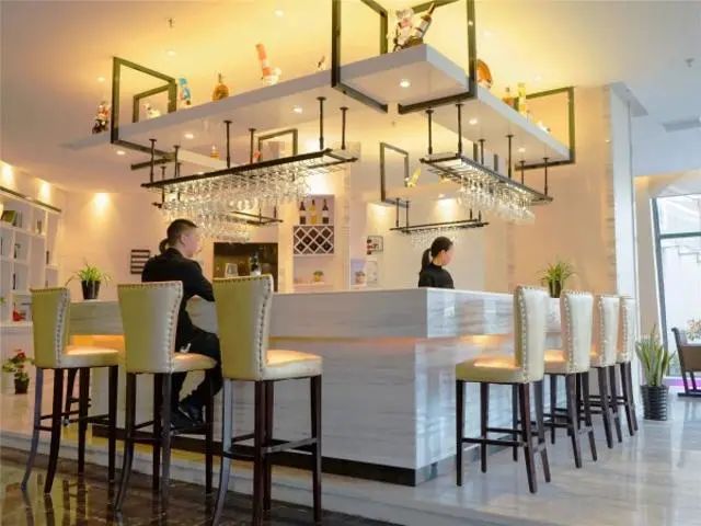 锦江国际酒店附近美食_锦江国际广场美食街_锦江国际购物中心地址