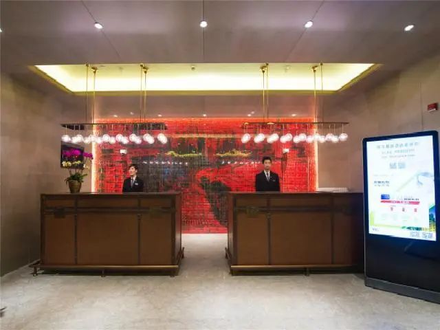 锦江国际广场美食街_锦江国际酒店附近美食_锦江国际购物中心地址