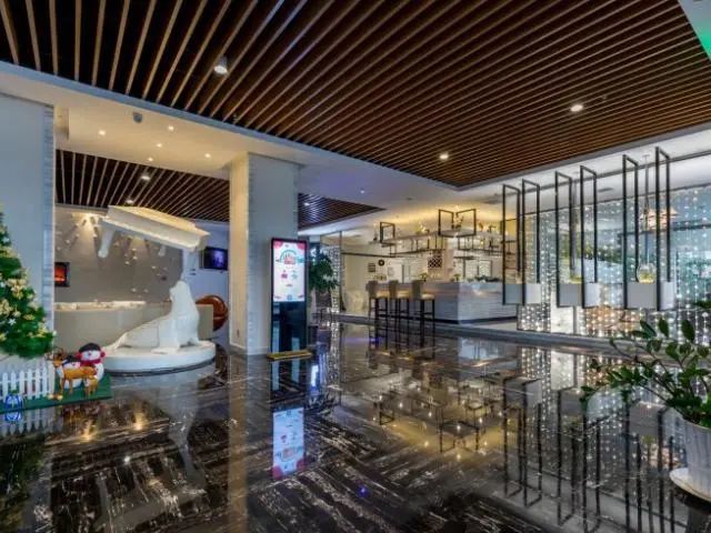 锦江国际广场美食街_锦江国际酒店附近美食_锦江国际购物中心地址