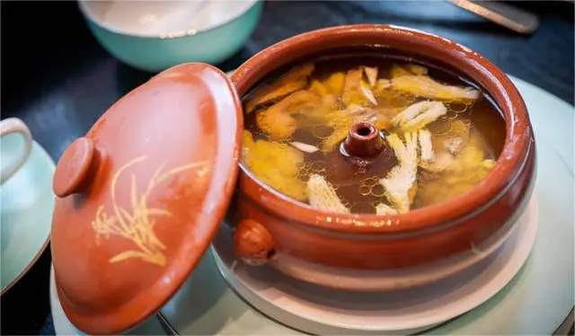 昆明美食小吃特色有哪些_昆明美食小吃特色推荐_昆明特色美食小吃