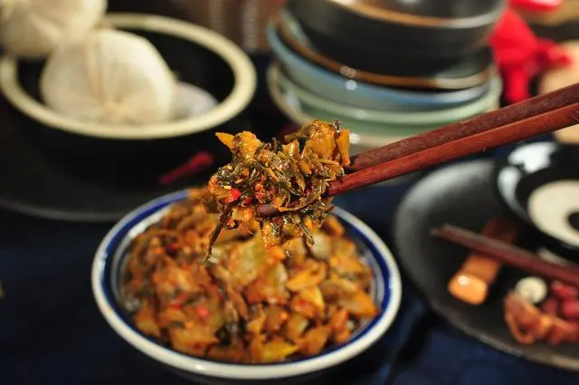 昆明美食小吃特色推荐_昆明特色美食小吃_昆明美食小吃特色有哪些