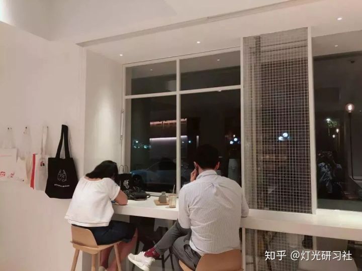咖啡馆背景墙设计_咖啡馆背景墙_咖啡馆背景墙效果图