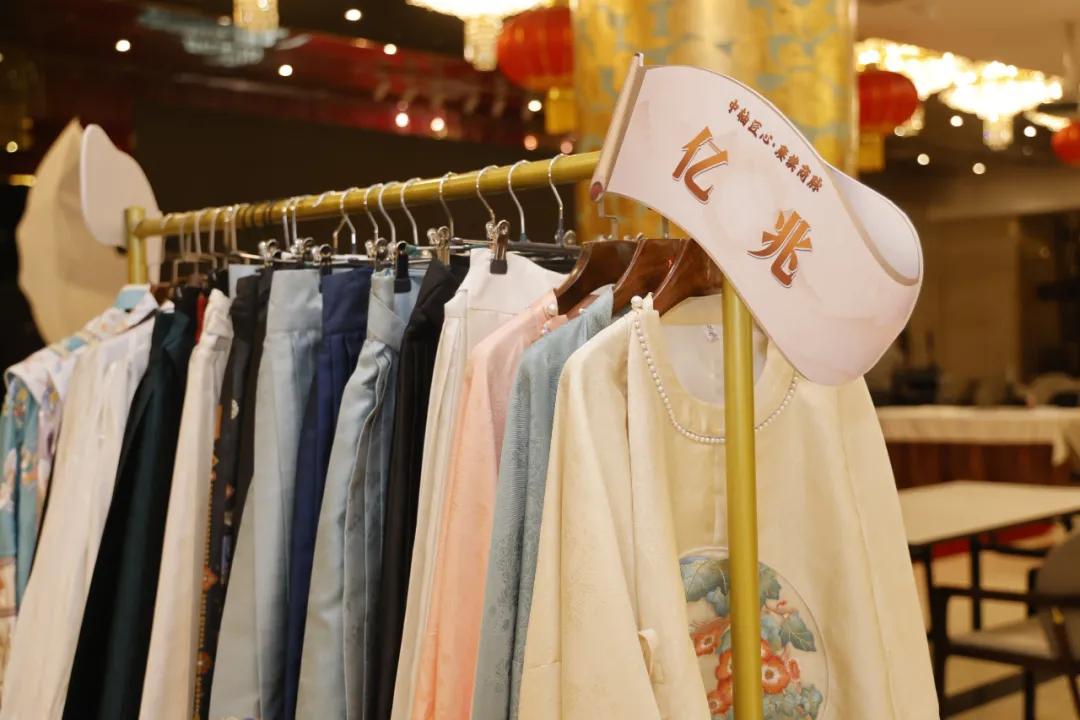 北京做糕点的公司_北京糕点企业_北京的食品糕点加工厂