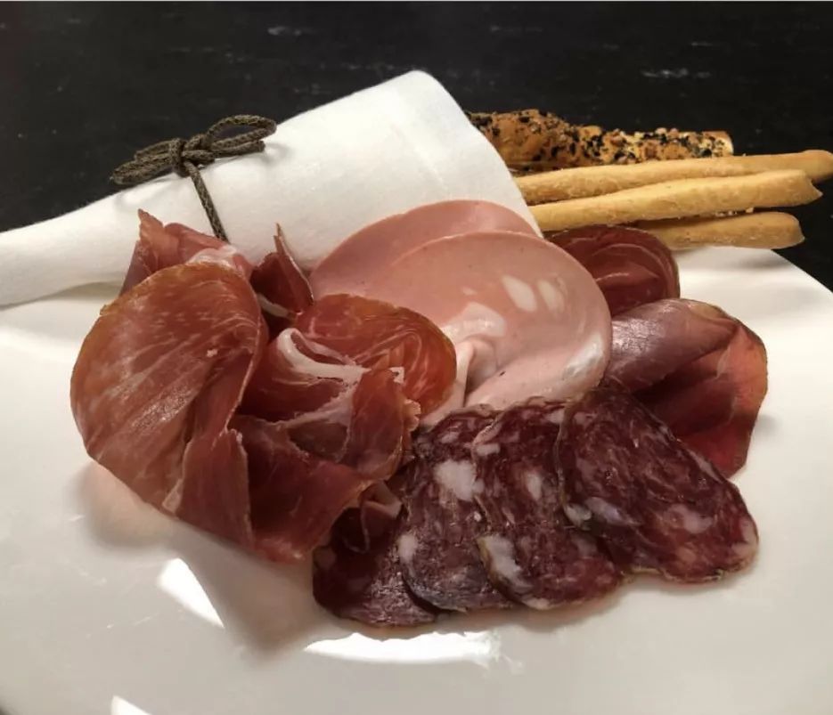 巴黎特色美食_巴黎美食特色介绍_巴黎特色食物