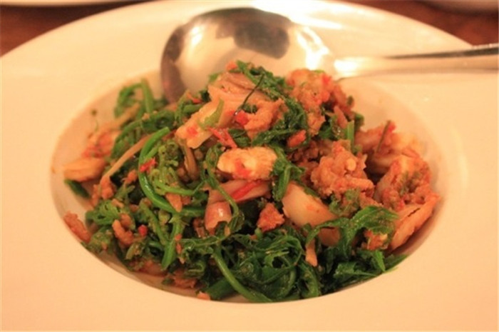 潮汕美食鸡蛋小葱炸_小葱炸酱鸡蛋_炸鸡蛋美食潮汕小葱怎么做