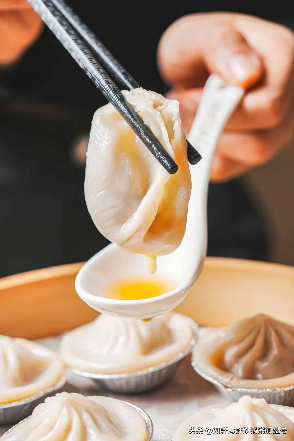潮汕鸽子汤_潮汕美食推荐乳鸽汤面_潮汕鸽子汤的做法图片