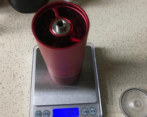 用摩卡壶做一杯意式拿铁咖啡的做法 步骤2