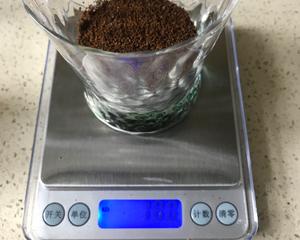 用摩卡壶做一杯意式拿铁咖啡的做法 步骤3