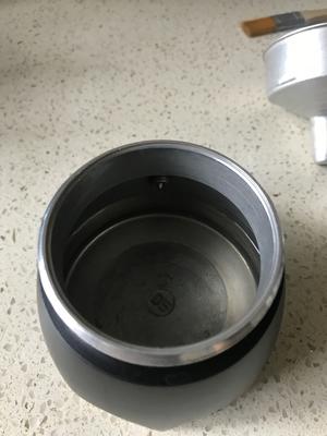 用摩卡壶做一杯意式拿铁咖啡的做法 步骤5