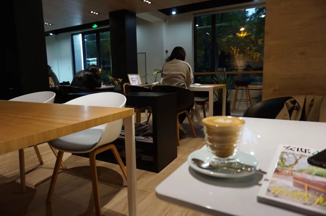 咖啡厅装修效果_咖啡馆装修参考图_咖啡馆装修参考