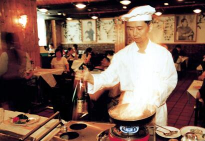 西餐刀叉拿法_西餐那里_西餐牛排加盟连锁店