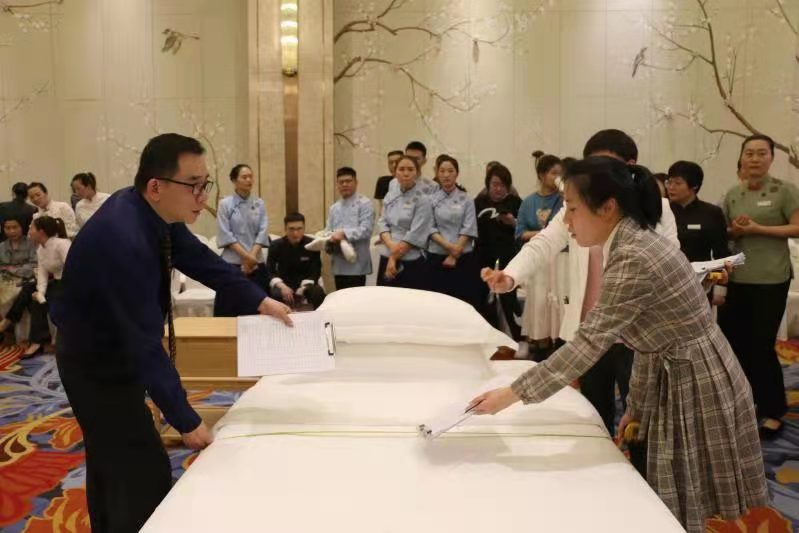 国赛西餐摆台_西餐摆台技能大赛_西餐摆台国赛视频