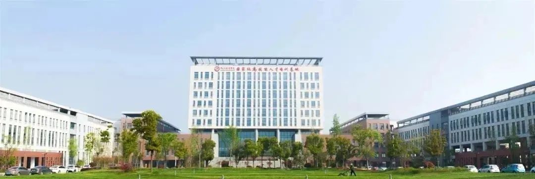 创业故事汽车_汽车行业创业成功的例子_汽车创业案例