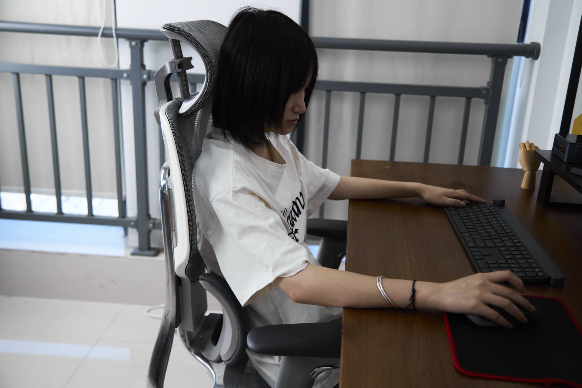 电竞椅子枕头怎么装_电竞椅枕头线是干嘛的_电竞椅头枕