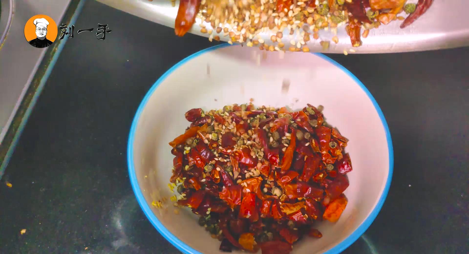 冷吃兔吃法_冷吃兔美食_做冷吃兔的兔子怎么选