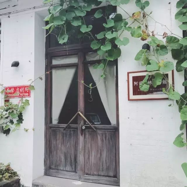 咖啡馆拍照适合什么衣服_创意咖啡馆可以让人拍照吗_咖啡馆拍人像
