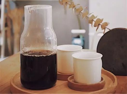 创意咖啡馆可以让人拍照吗_咖啡馆拍照适合什么衣服_咖啡馆拍人像