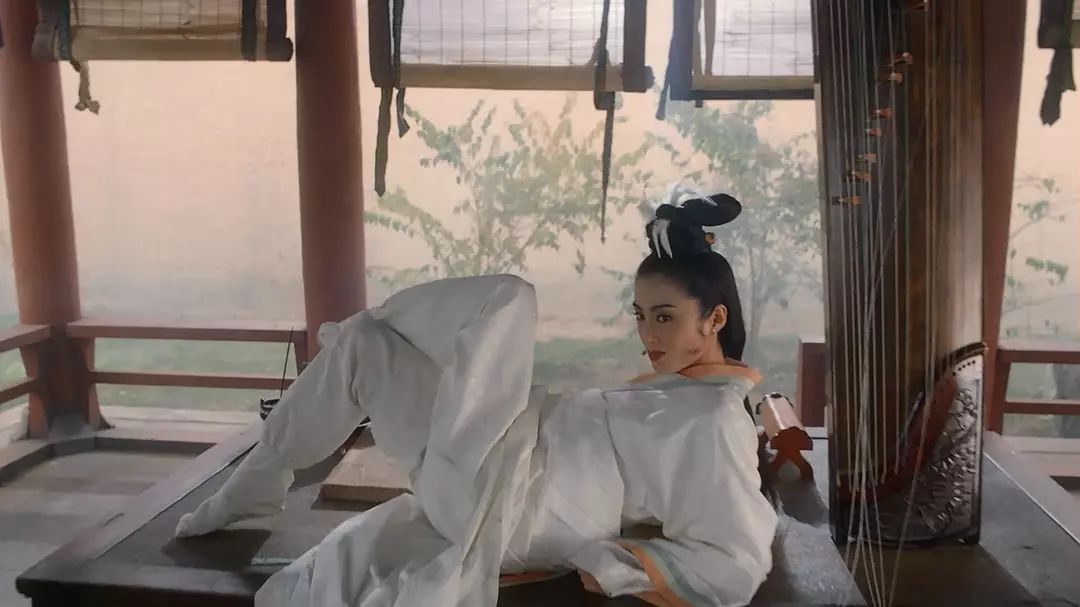 袜子硌脚趾怎么办_袜子怎么扎裤子_生活小窍门袜子扎脚