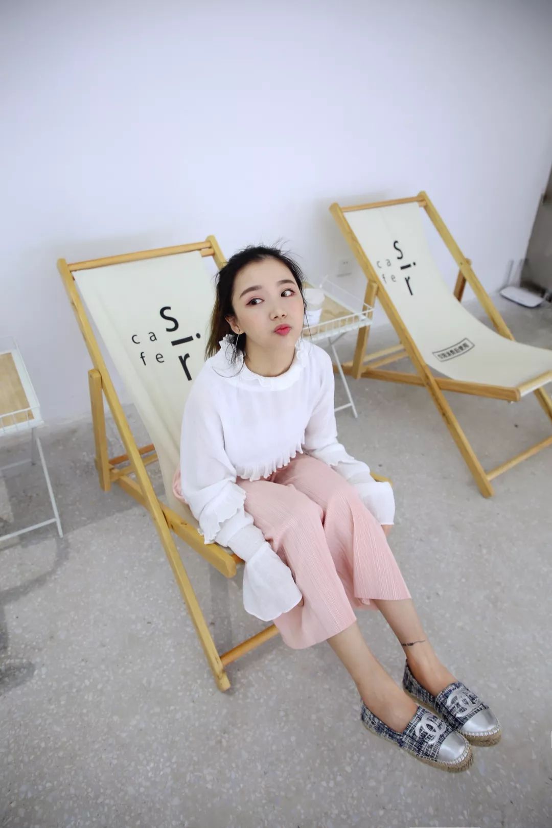 创意咖啡馆可以让人拍照吗_咖啡馆拍照姿势_咖啡馆拍照适合什么衣服