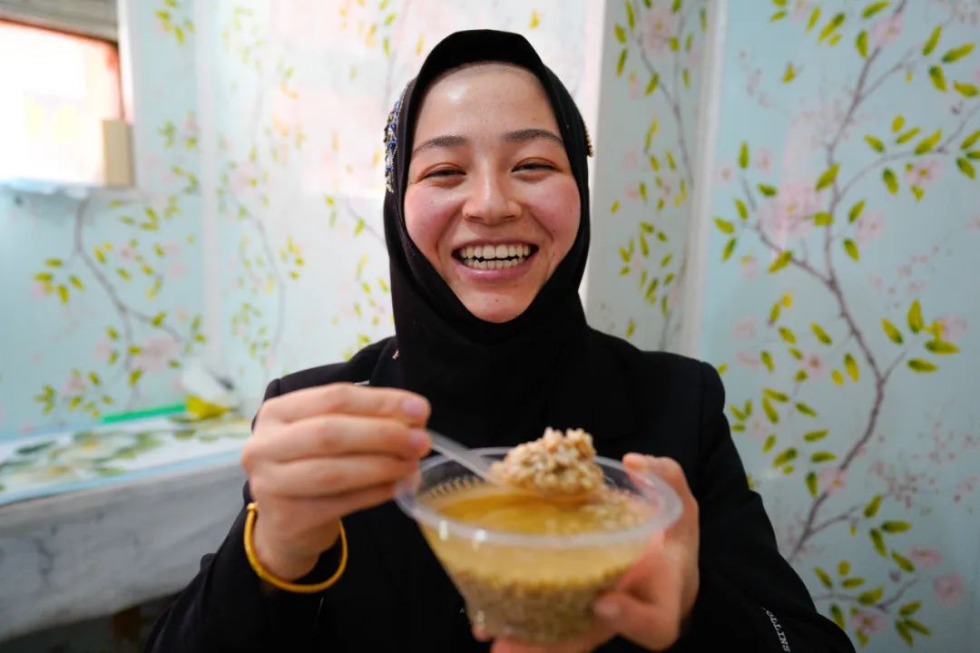 青稞做的食物_青稞美食_当地人用青稞做特产美食