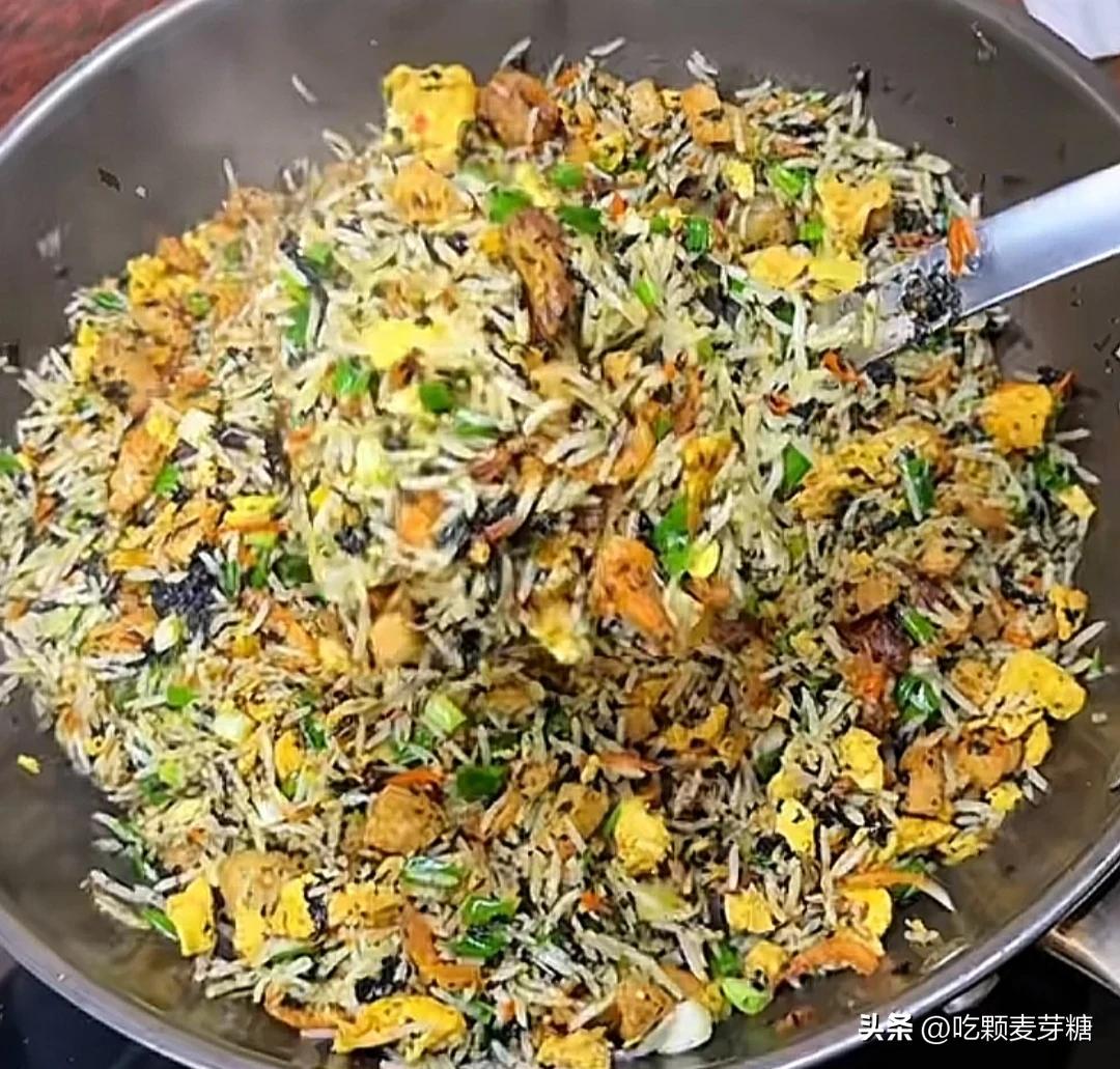 潮汕炒鱿鱼做法_鱿鱼卷怎么炒好吃潮汕美食_好吃炒鱿鱼美食潮汕卷怎么做