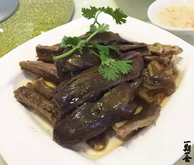 鱿鱼卷怎么炒好吃潮汕美食_潮汕炒鱿鱼做法_潮汕炒鲜鱿鱼