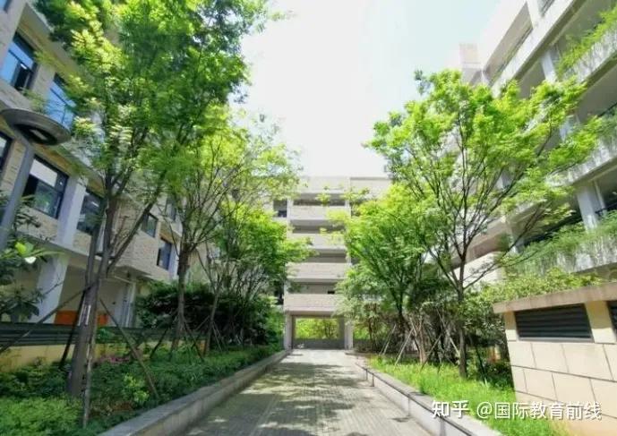 剑桥美食俱乐部_剑桥美术高中_国际高中剑桥美食学校