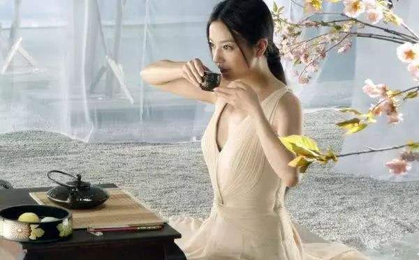喝咖啡对女人有什么好处_喝咖啡对女人的好处和坏处_喝咖啡女性好处